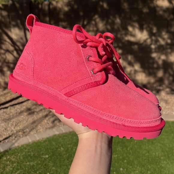 NWT UGG Neumel Boots! - Picture 3 of 9